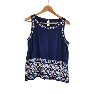 Escapada Living embroidered blue and white top size Medium